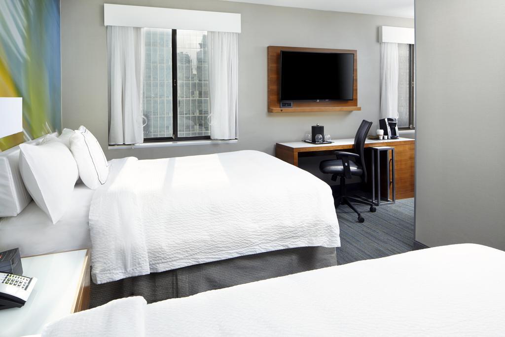 Courtyard By Marriott New York Downtown Manhattan/World Trade Center Area Exterior photo