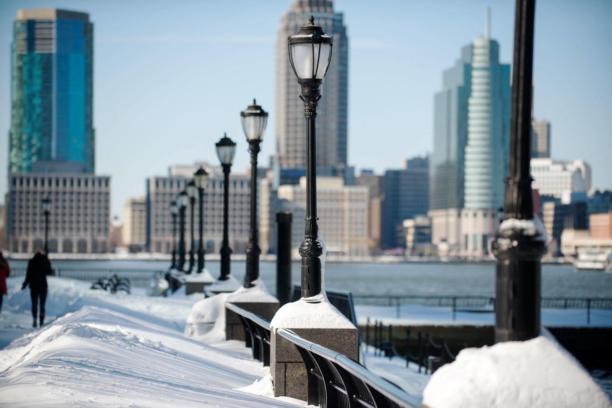 Courtyard By Marriott New York Downtown Manhattan/World Trade Center Area Exterior photo